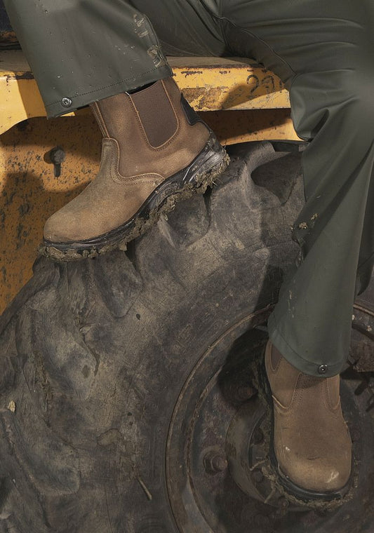 Fort FF104 Regent Safety Dealer Boots - Premium SAFETY DEALER BOOTS from Fort - Just £31.36! Shop now at workboots-online.co.uk